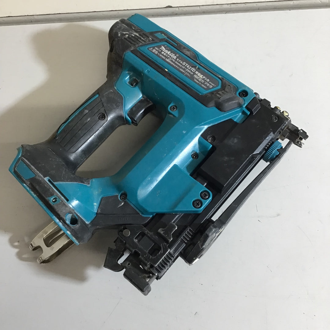 ○マキタ(makita) コードレスタッカー ST421DZ【戸田店】