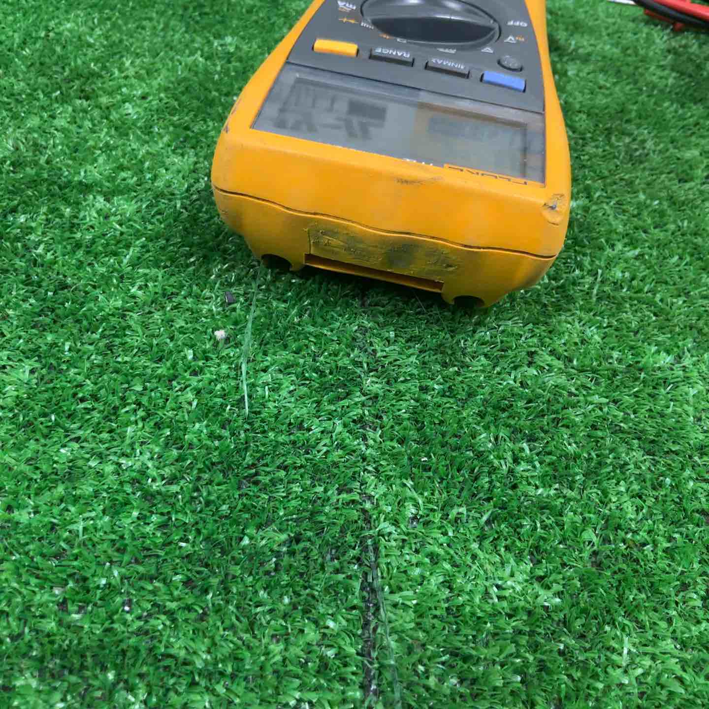 FLUKE デジタルマルチメーター 77 Ⅳ　欠け有り・落ちない汚れあり【草加店】 FLUKE デジタルマルチメーター 77 Ⅳ 欠け有り・落ちない汚れあり