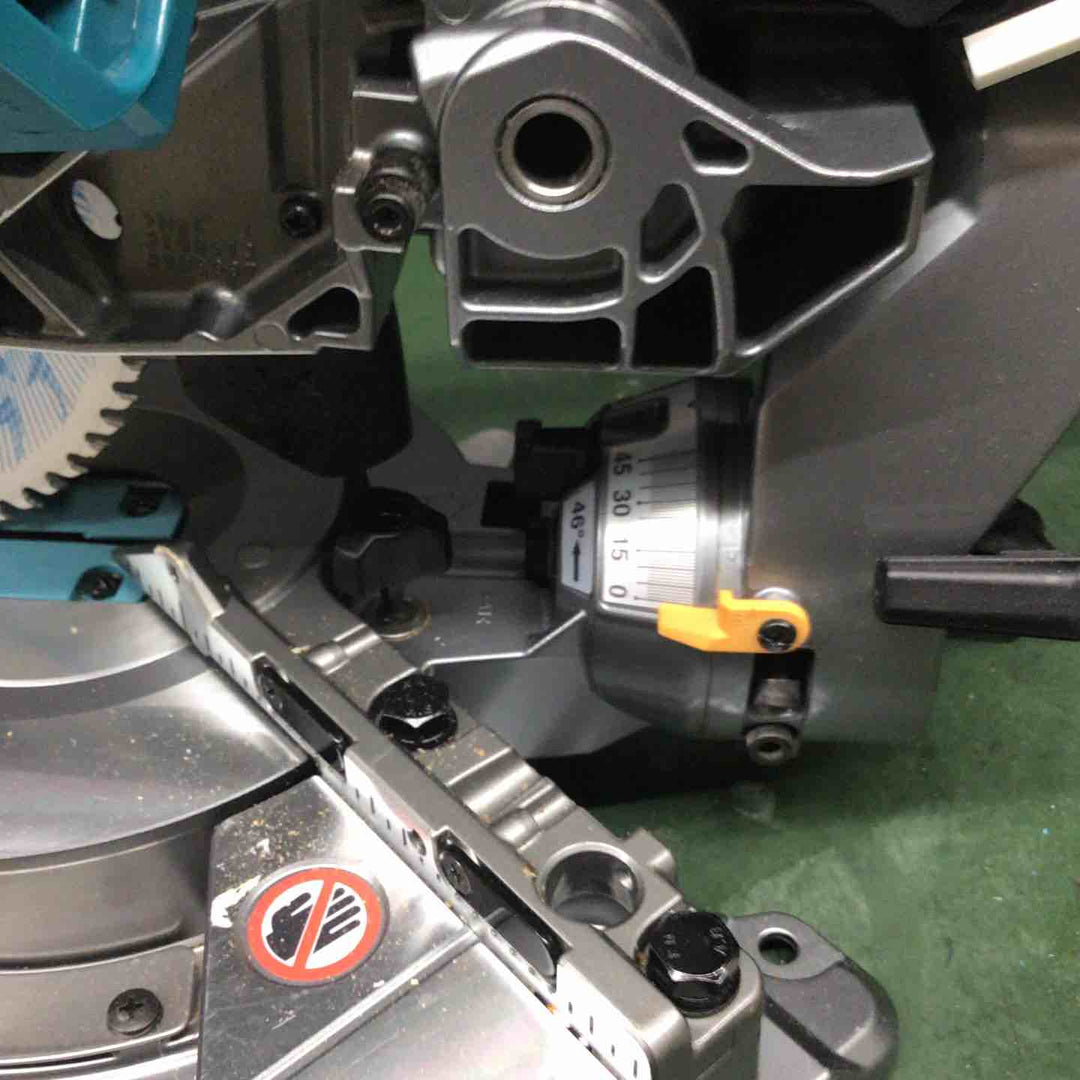 ★マキタ(makita) コードレススライドマルノコ LS001GZ【戸田店】