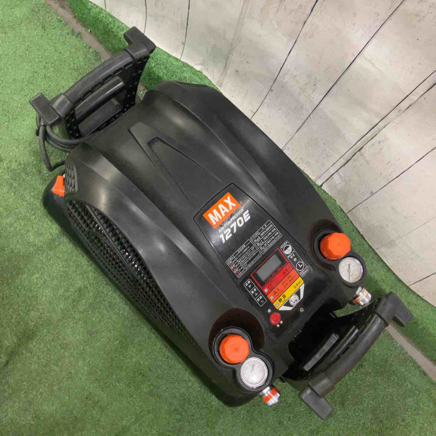 現状品】☆マックス(MAX) エアコンプレッサー AK-HH1270E_ブラック
