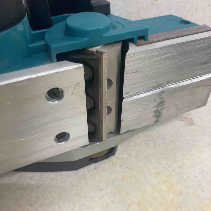 ★マキタ(makita) コードレスカンナ KP180DZ【町田店】
