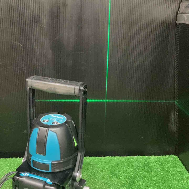 ◇マキタ(makita) 高輝度コードレスグリーンレーザー墨出し器 SK312GDZ おおがね・通り芯・ろく (SK312GD)【岩槻店】