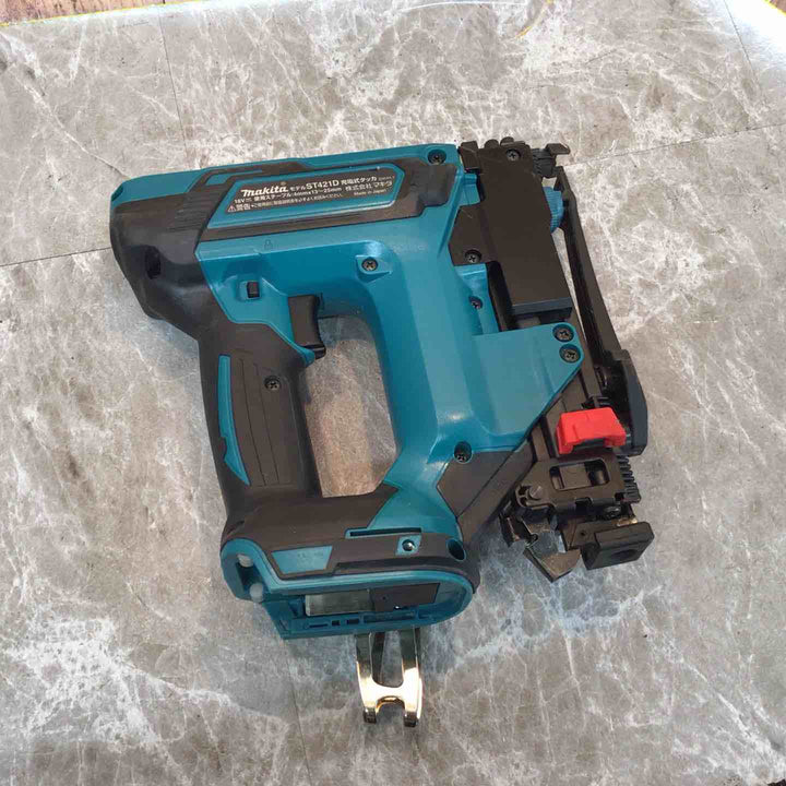 ◇マキタ(makita) コードレスタッカー ST421DZ【八潮店】