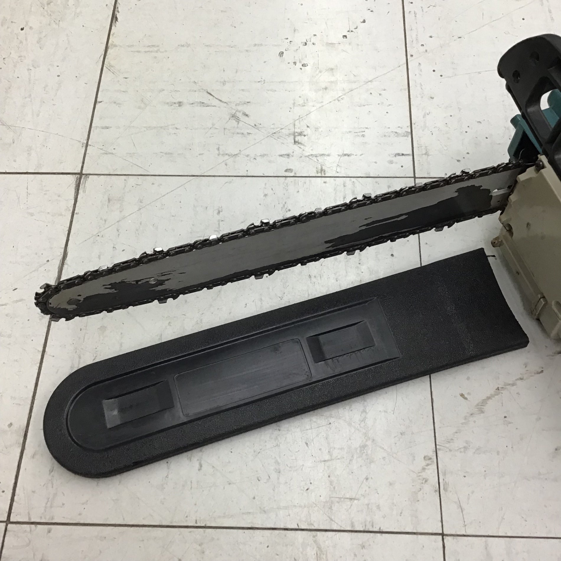 中古品】 マキタ/makita エンジンチェンソー・ME333T 【鴻巣店
