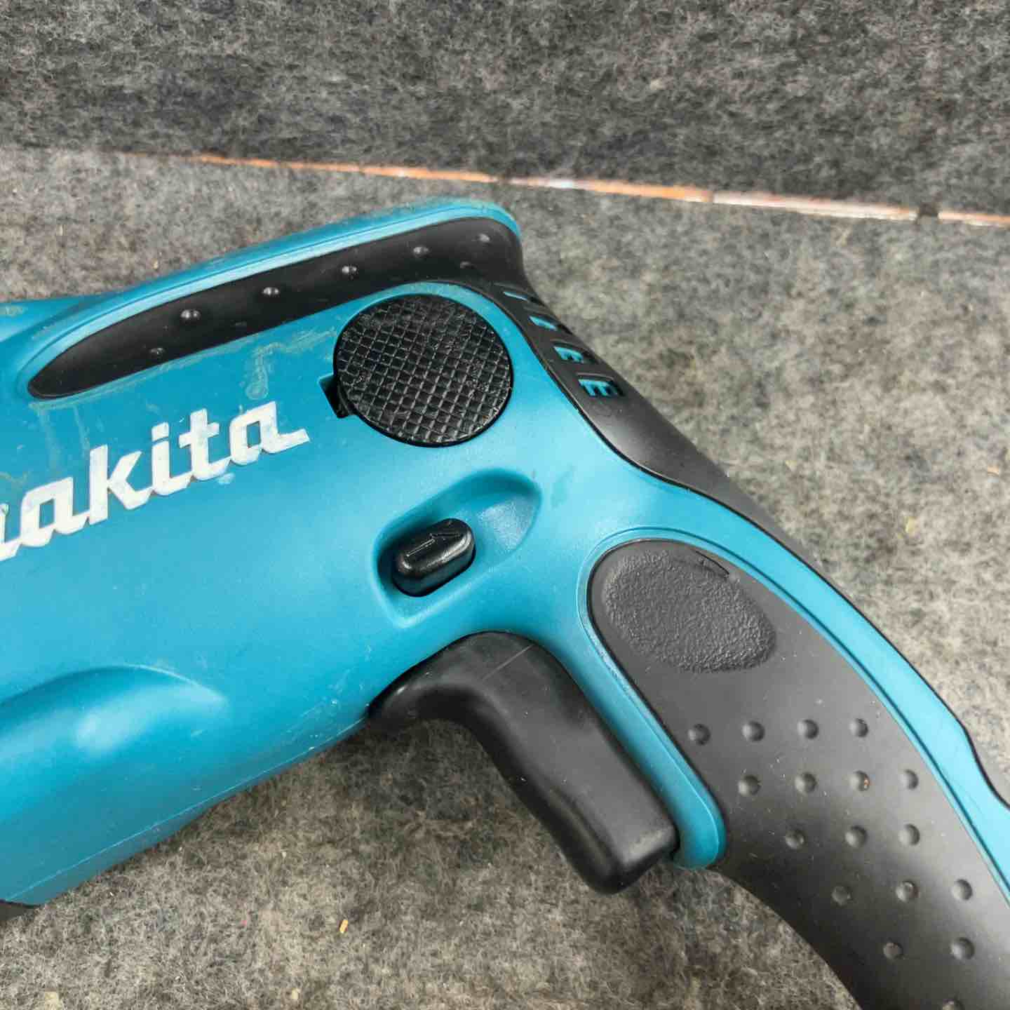 ☆マキタ(makita) コードレスハンマドリル HR162DRFX【鴻巣店