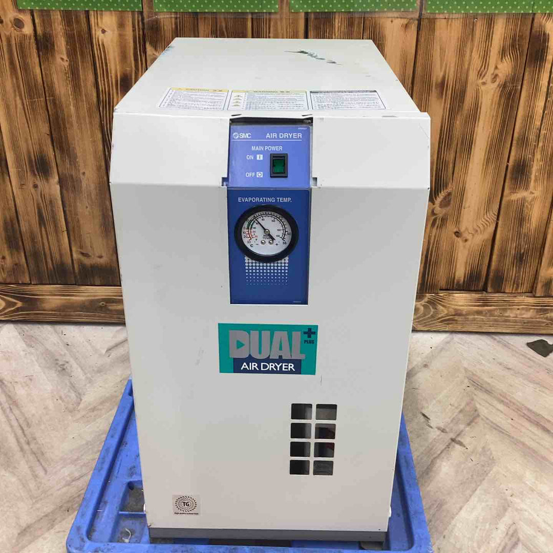 【店頭受取り限定】SMC エアドライヤー DUAL+ IDU3E-10-X164 エアードライヤー 通電確認済み 乾燥 水分抑制 ドレン抑制 腐食抑制 サビ抑制 圧縮空気水分除去 【越谷店】