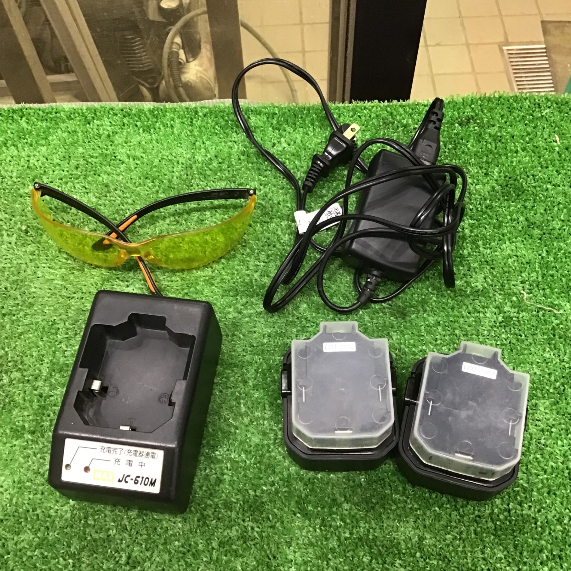 ★値下げ★ マックス GS-738C ガスネイラ バッテリー×1 充電器 中古品【ハンズクラフト宜野湾店】 〇マックス(MAX) ガスネイラ GS-738C【草加店】 – アクトツール
