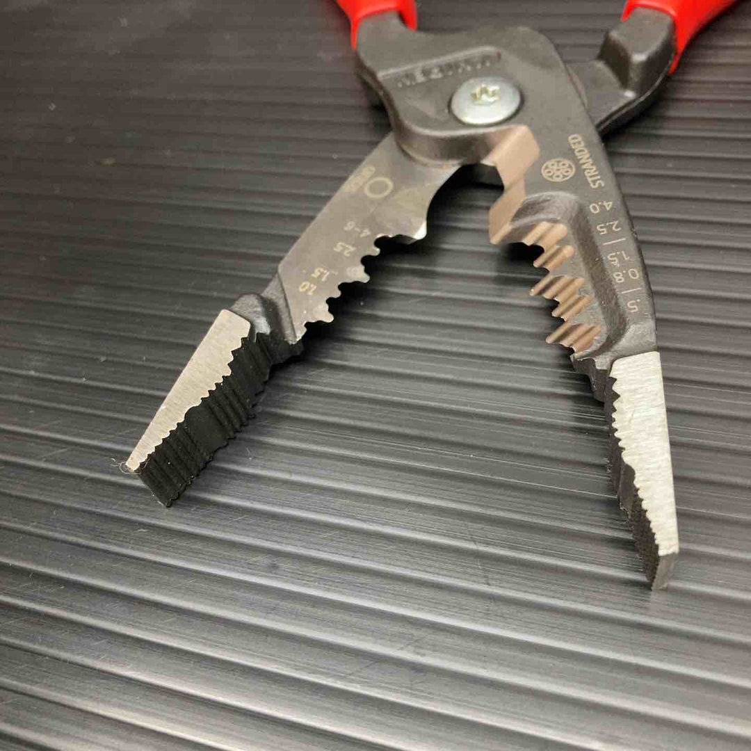 ◇クニペックス(KNIPEX) 電工用多機能プライヤー ワイヤーストリッパー メトリックモデル 1371200ME
