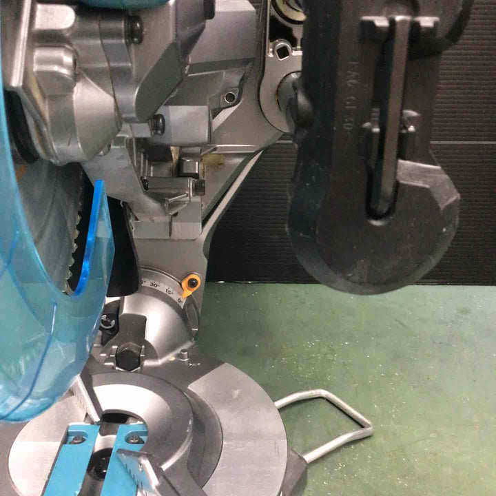 ★マキタ(makita) コードレススライドマルノコ LS008GZ【戸田店】