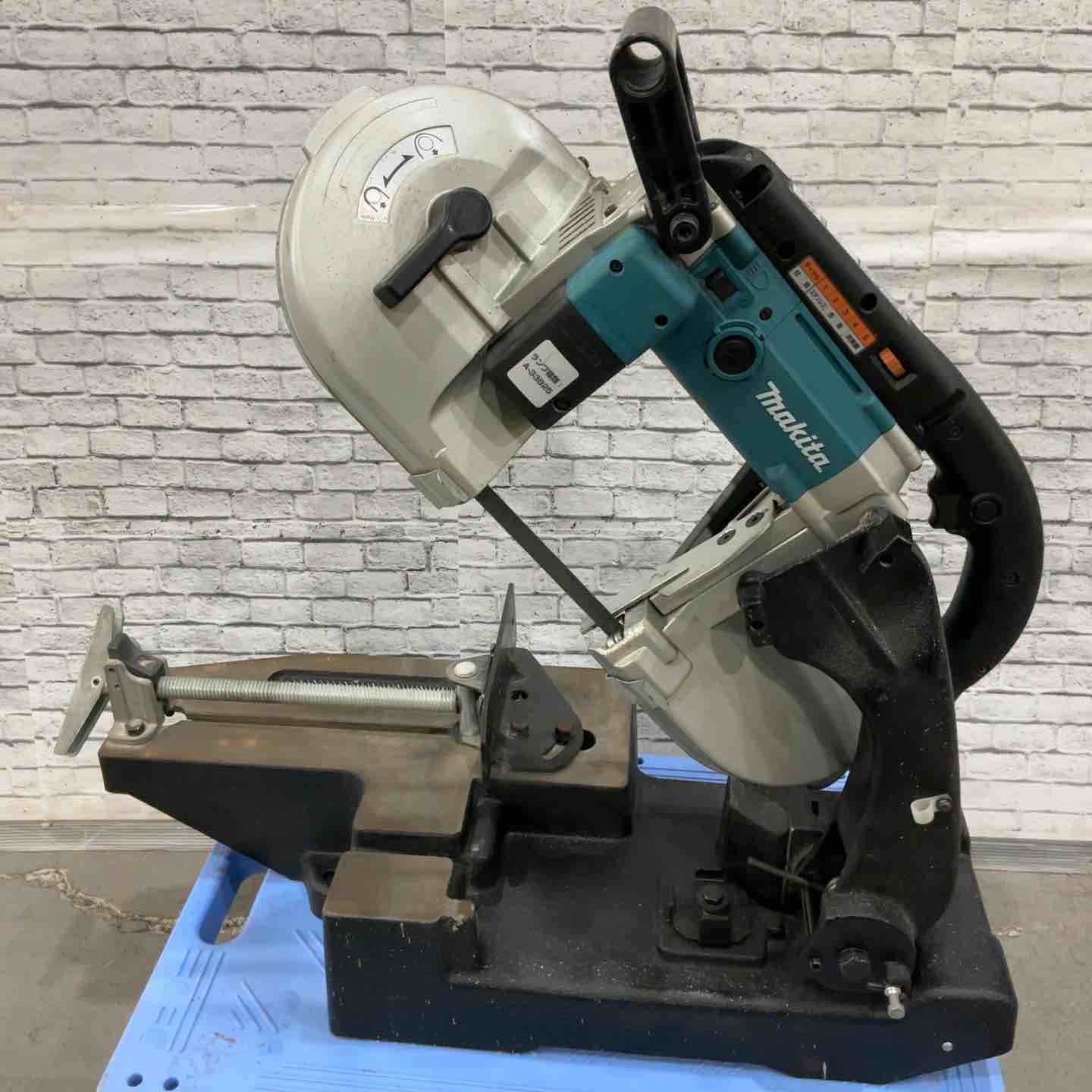 ☆マキタ(makita) ポータブルバンドソー 2107FW【川口店】 – アクト