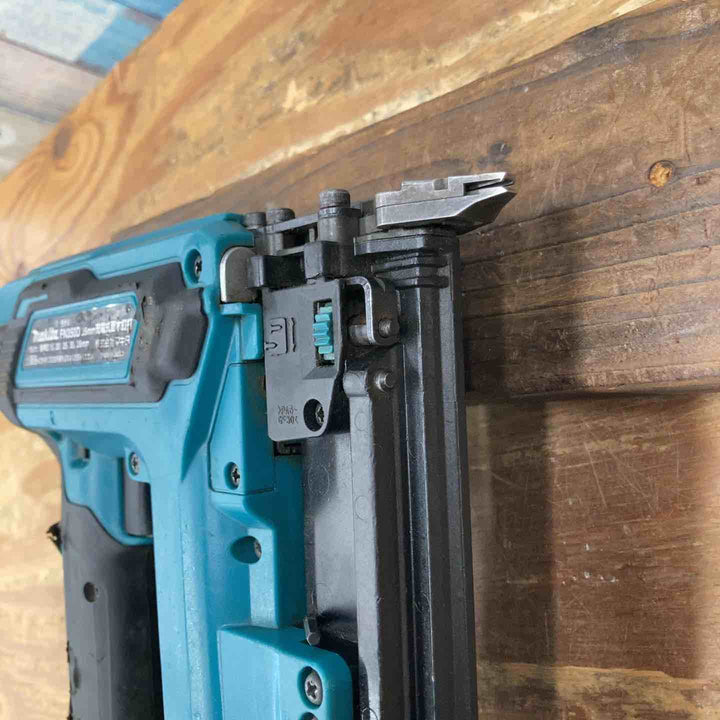 ◇マキタ 充電式35mm面木釘打ち機 FN350DZ【柏店】