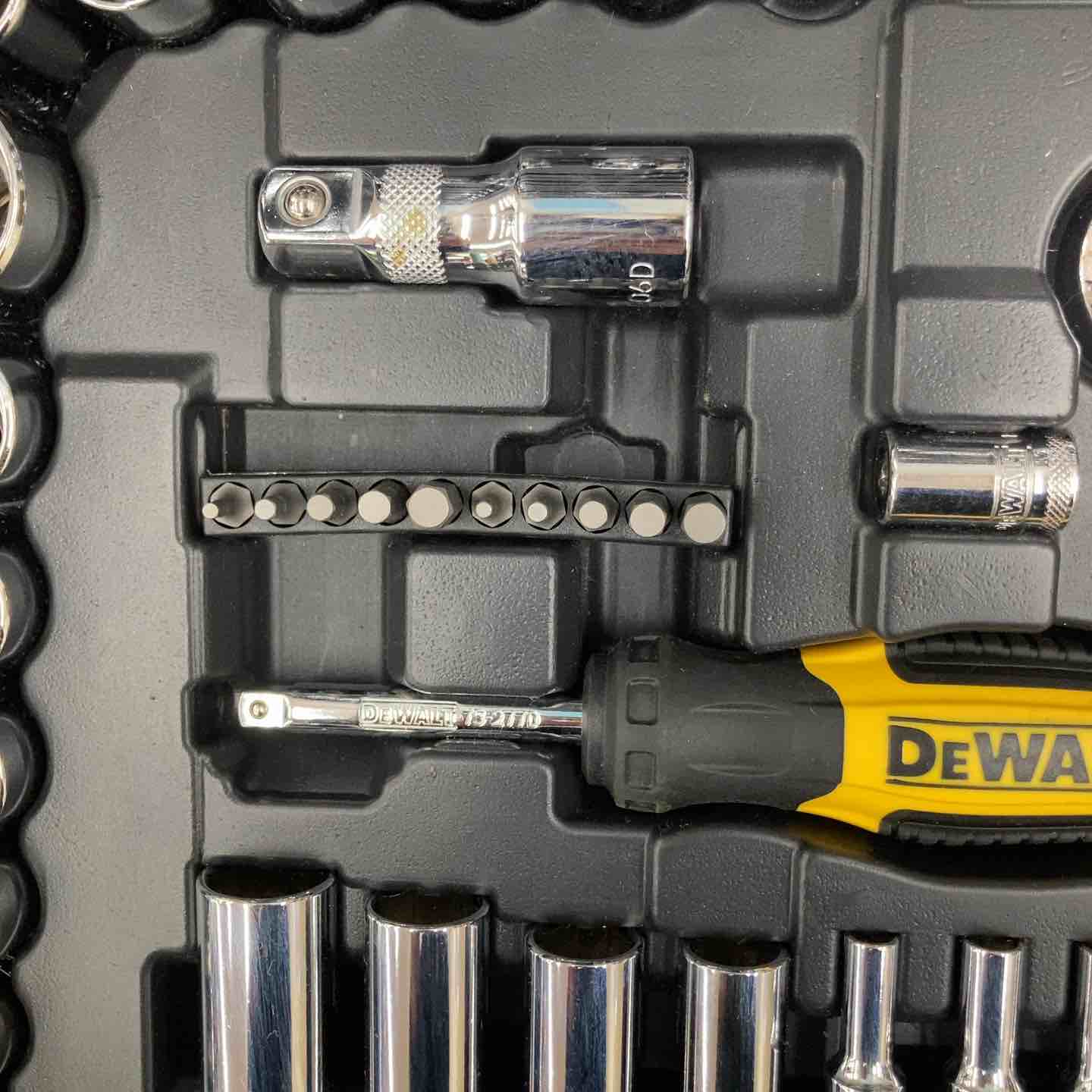 美品/中古】DEWALT (デウォルト) メカニックツールセット 173ピース 欠
