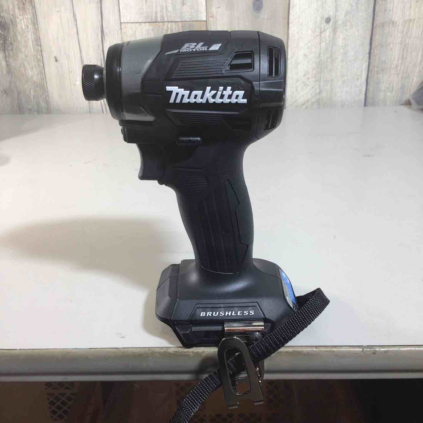 中古インパクトドライバー、充電式サンダー再投稿 makita】【未使用品】マキタ『18V 充電式インパクトドライバ 20周年