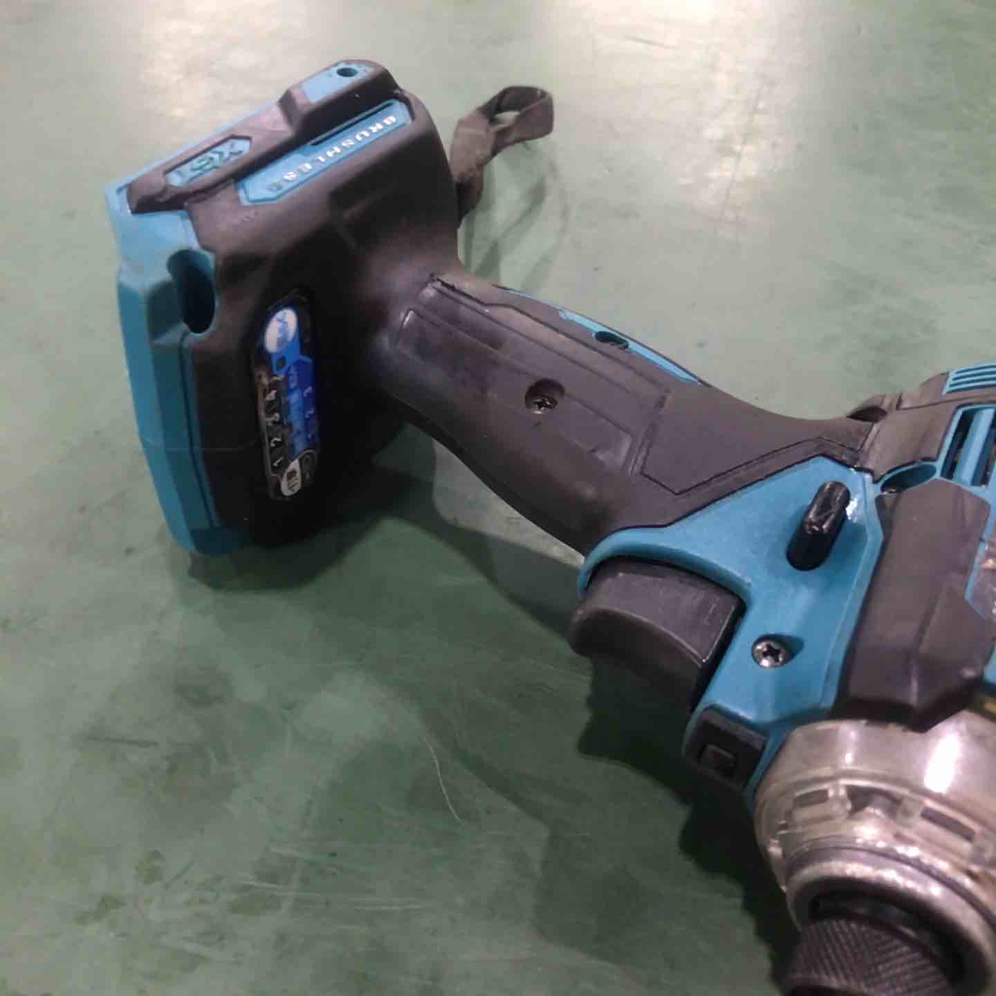 ☆マキタ(makita) コードレスインパクトドライバー TD001GZ【川口店