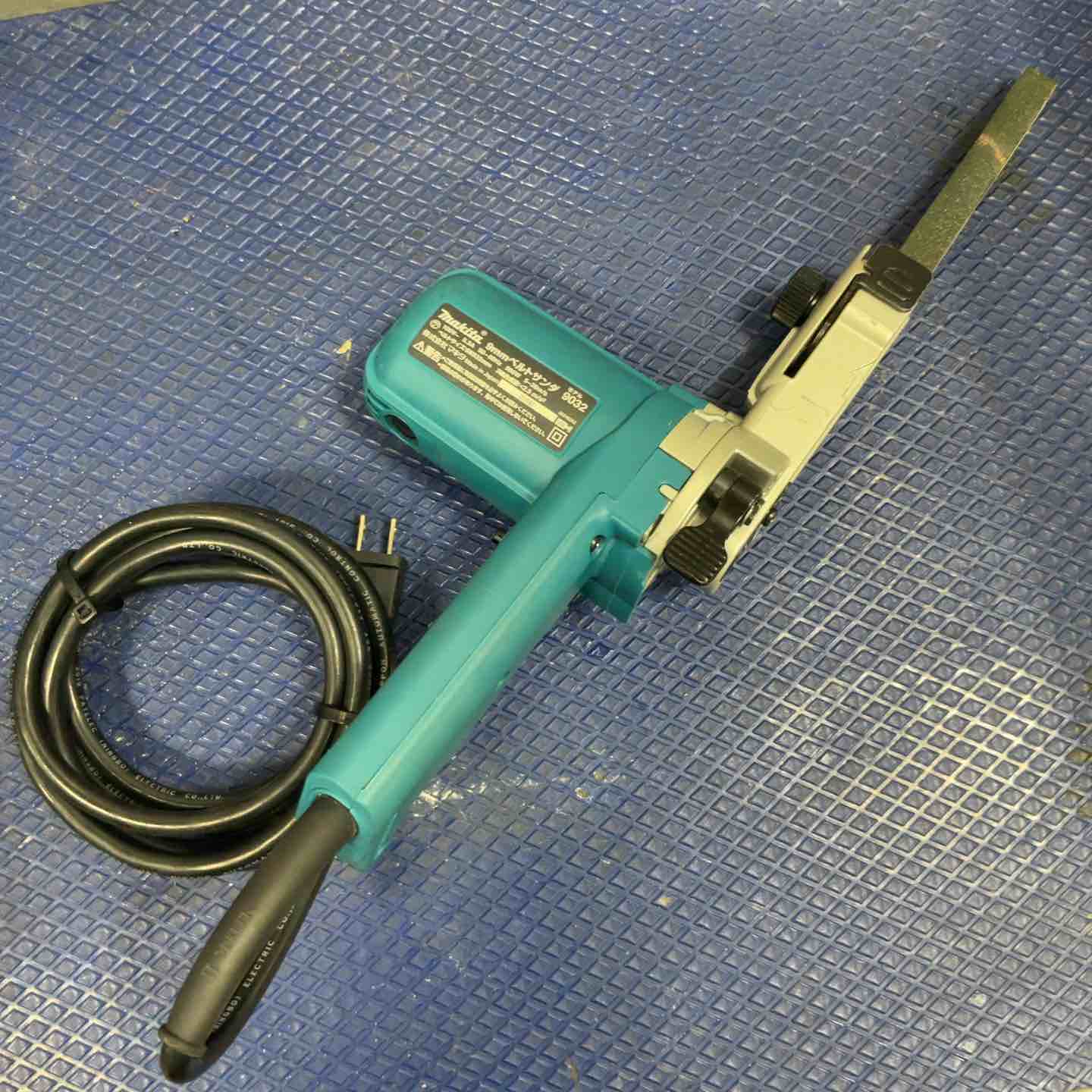 ☆マキタ(makita) ベルトサンダー 9032【草加店】 – アクトツール