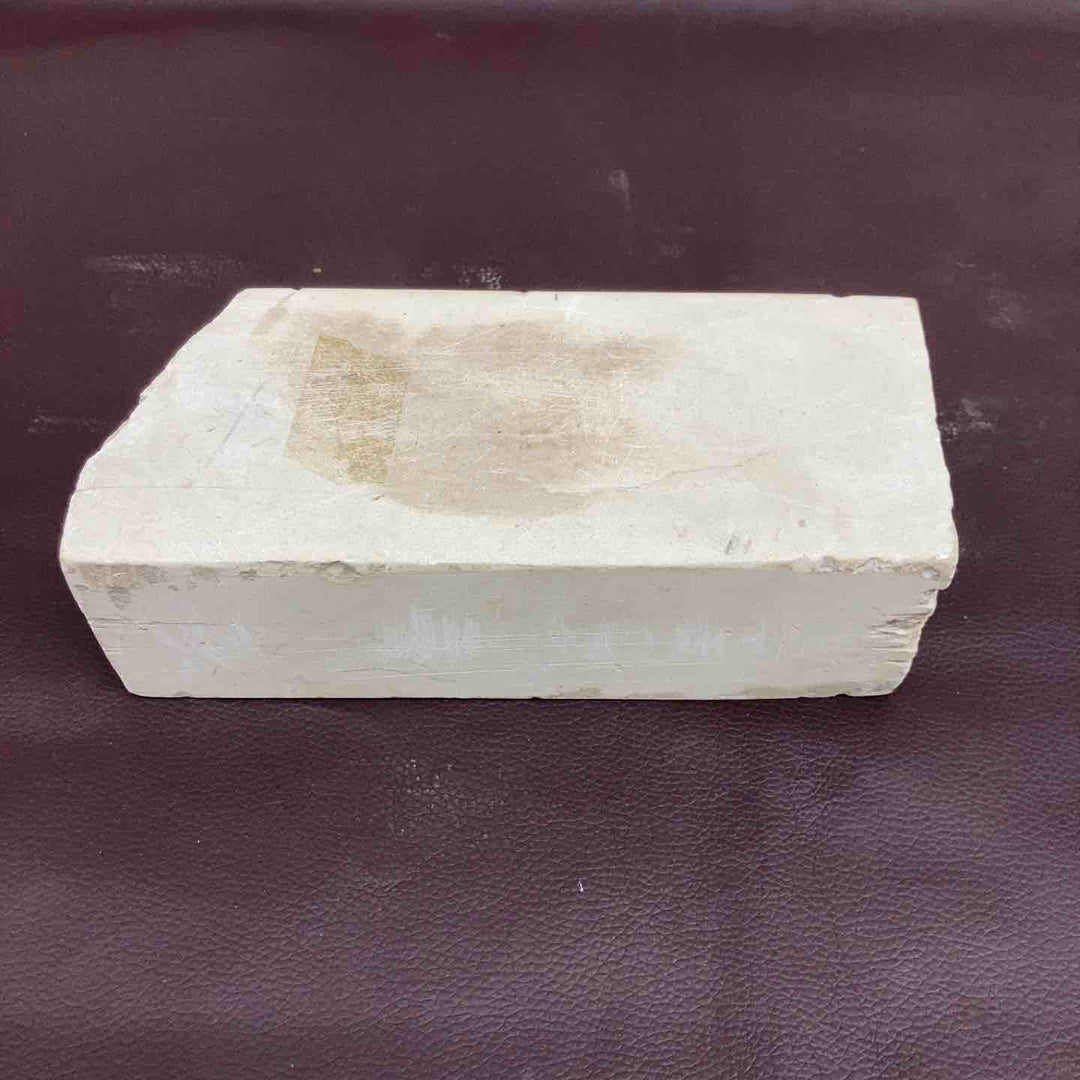 【超希少】 【中古美品】 【群馬沼田】 天然砥石 重量約2.2Kg 長さ約195ｘ幅約85ｘ高さ約60 大工 研ぎ 刃物 鑿 鉋 【東大和店】