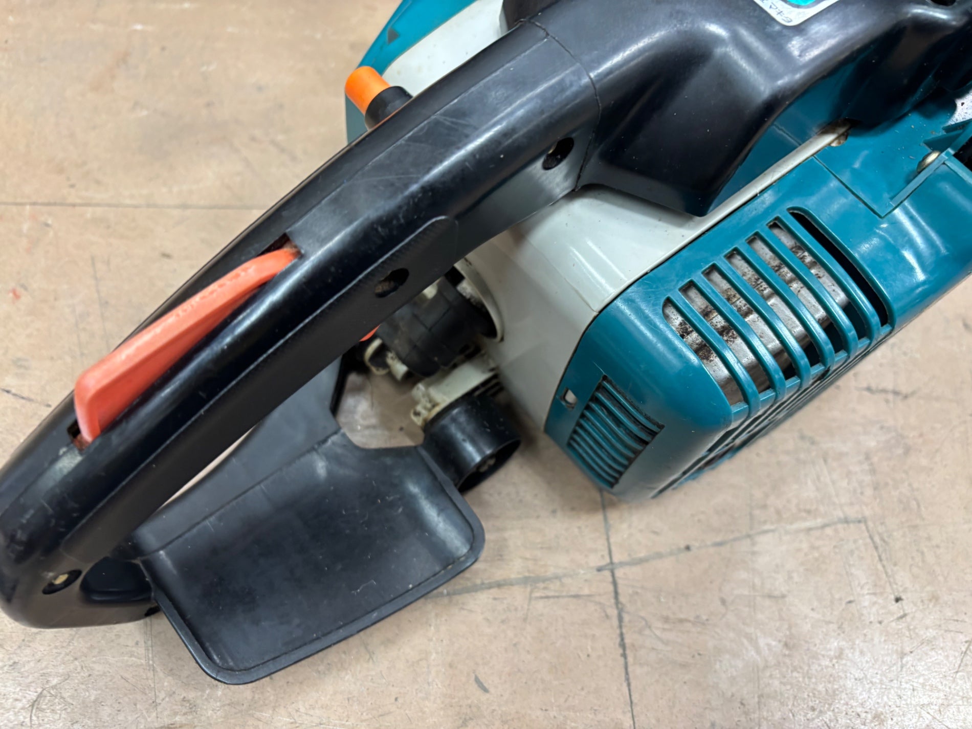 〇マキタ(makita) エンジンチェーンソー ME333【草加店】 – アクト