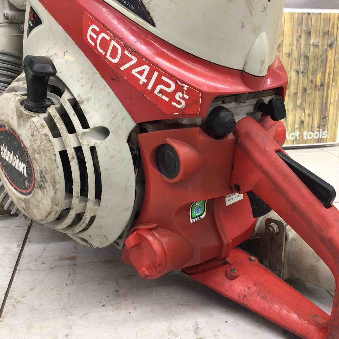 中古品 / 店頭受取り限定】 新ダイワ 集塵式エンジンカッター ECD7412S