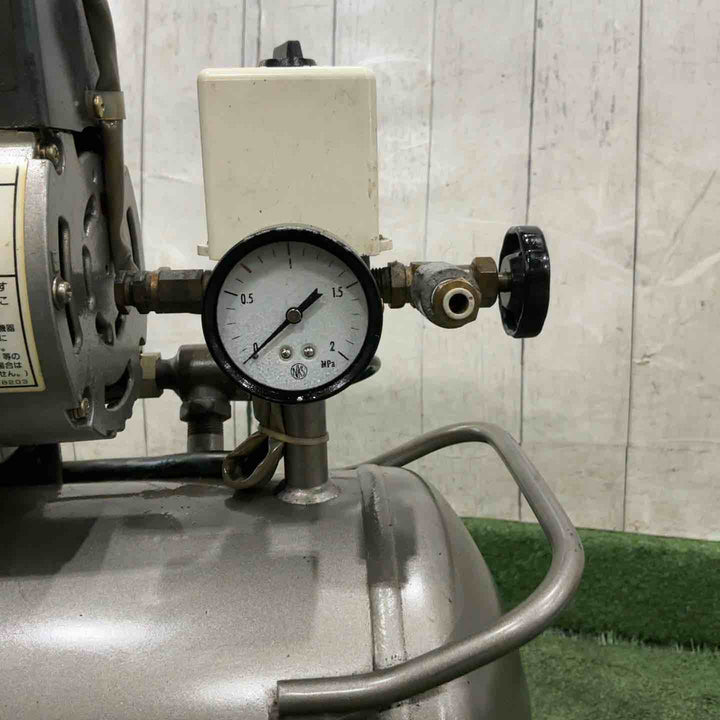 ◇日立産機(HITACHI) ベビコン 0.2LP-7S 常圧エアコンプレッサ 動作確認済【川口店】