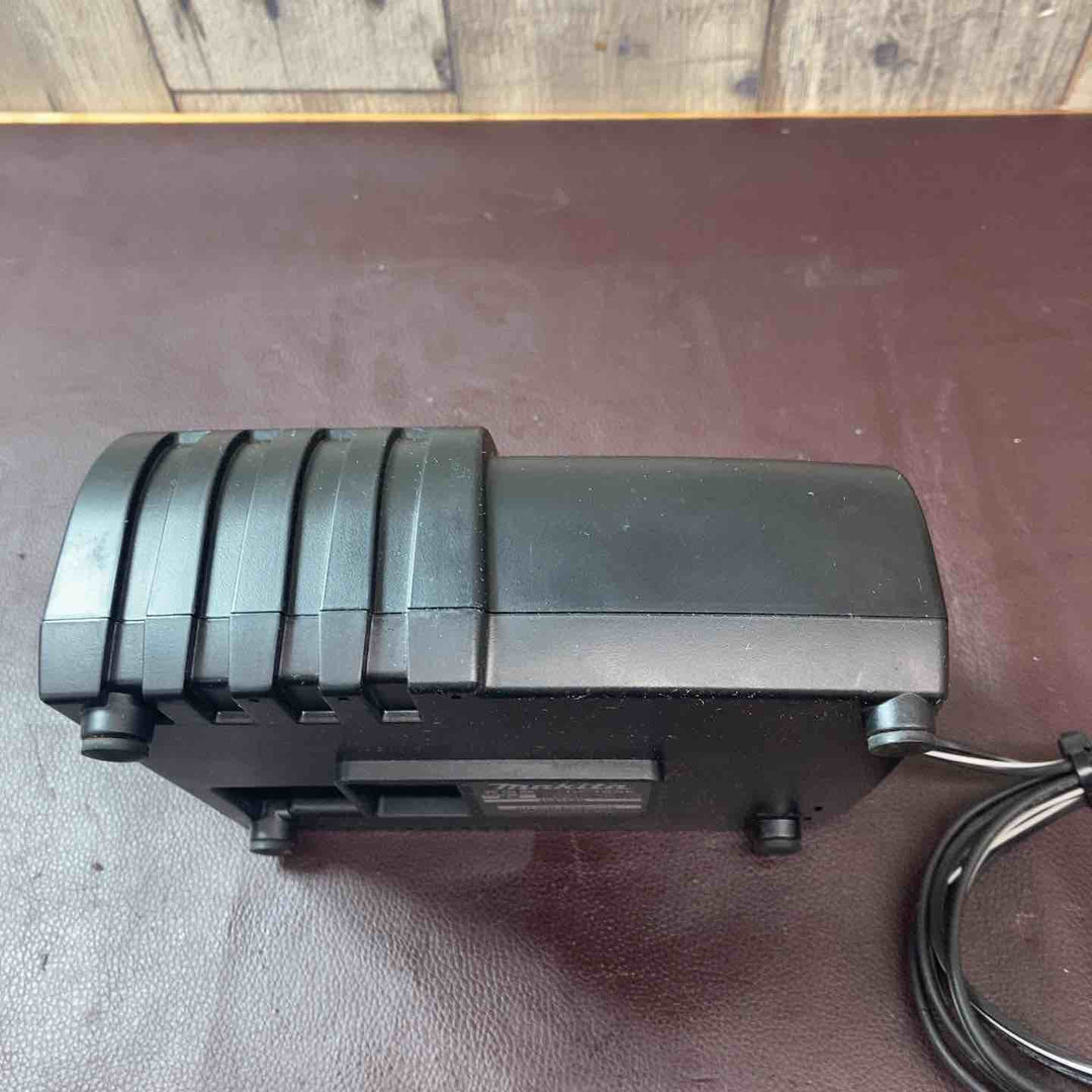 【中古品】 マキタ(makita) 自動車用充電器 DC18SE （シガーソケット 12V-24V専用) 【東大和店】