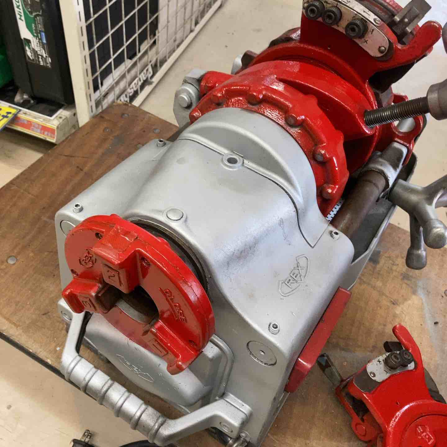 REX レッキス 150A ねじ切り機【野田愛宕店】【店頭取引限定】【中古】管理番号：ITN2G49DU2XQ REX レッキス 150A ねじ切り機【野田愛宕店】【店頭取引限定】【中古