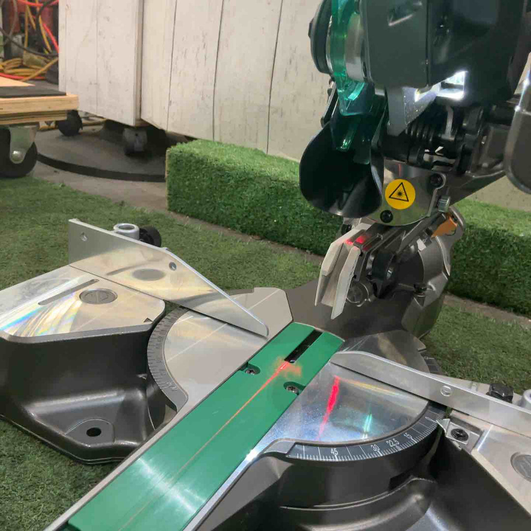 ★ハイコーキ(HIKOKI ※旧:日立工機) コードレス卓上スライド丸のこ C3606DRB(K)(NN) 36V 動作確認済【川口店】