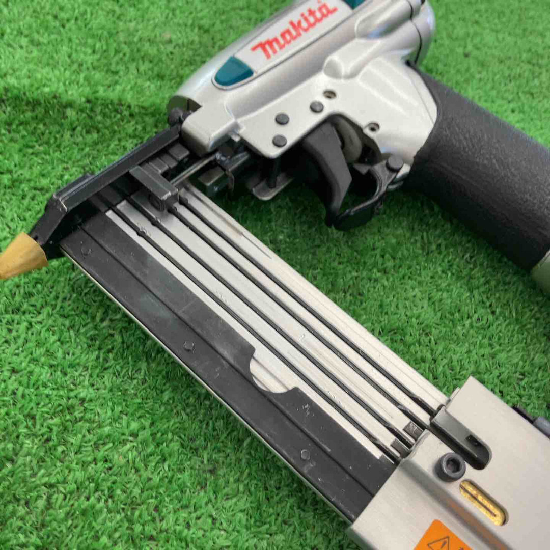★マキタ(makita) 常圧ピンネイラ AF351【桶川店】