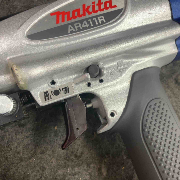 【現状品】◇マキタ(makita) 常圧エアネジ打機 AR411R【鴻巣店】