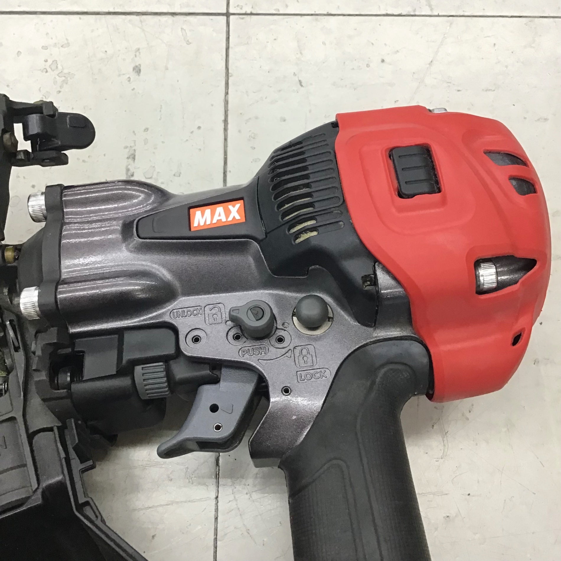 中古品】 マックス/MAX 高圧エア釘打ち機・HN-75N2(D) 【鴻巣店