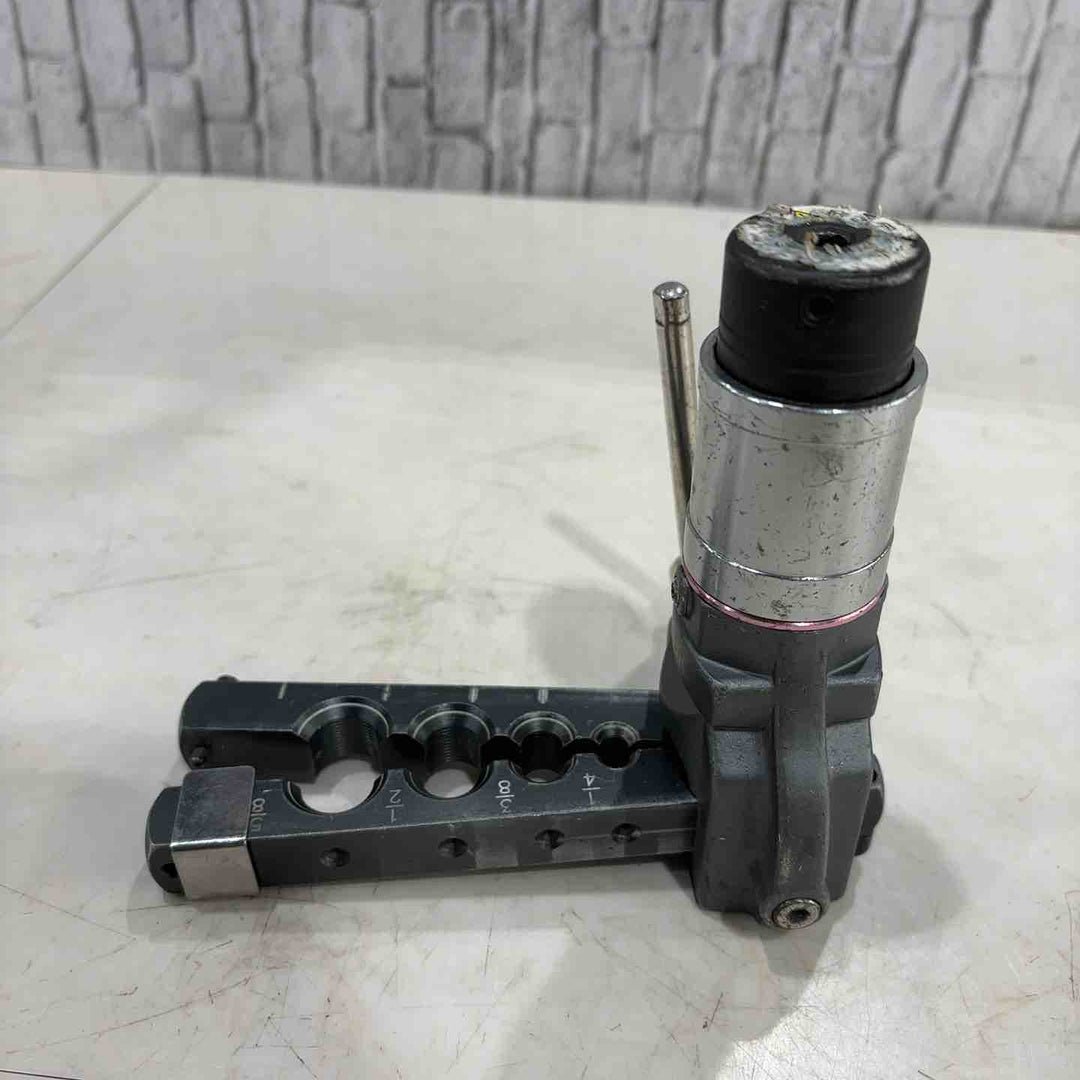 ◇BBK(文化貿易工業) 超軽量フレアツール(シリンダー付) 700-DPC【川口店】