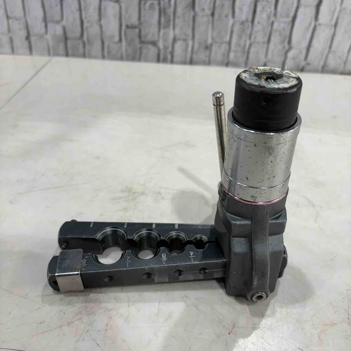 ◇BBK(文化貿易工業) 超軽量フレアツール(シリンダー付) 700-DPC【川口店】