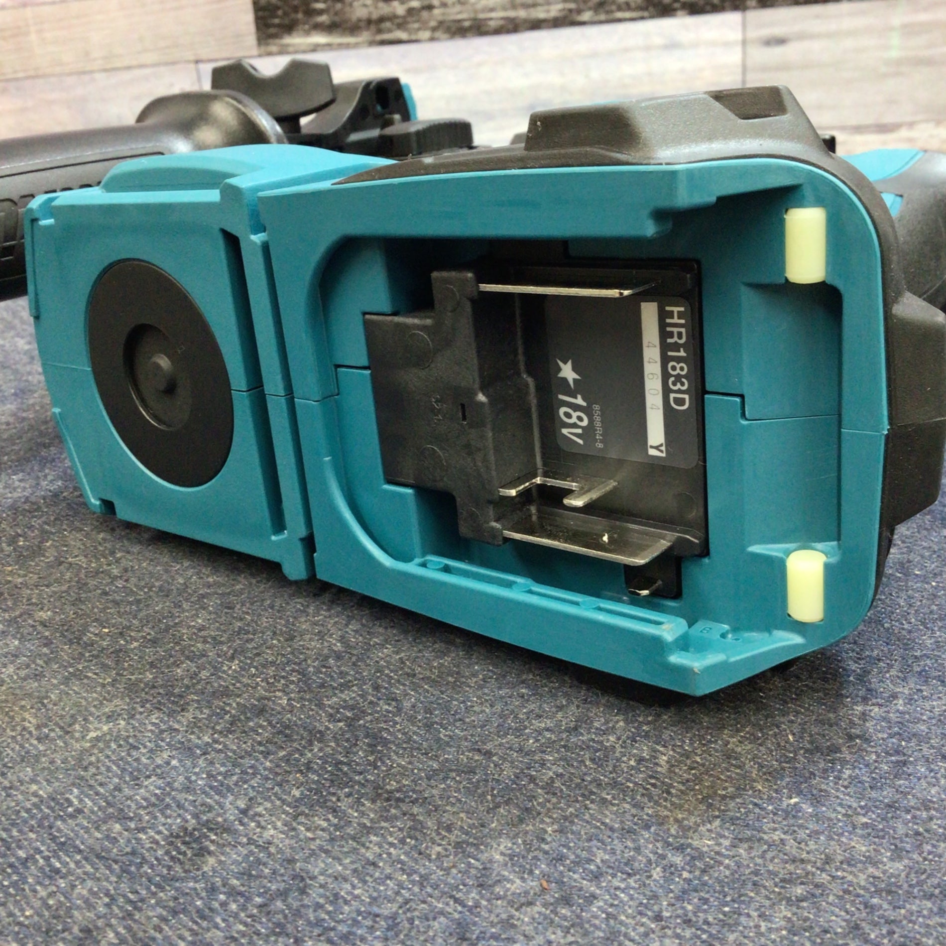 ☆マキタ(makita) コードレスハンマドリル HR183DZK【八潮店