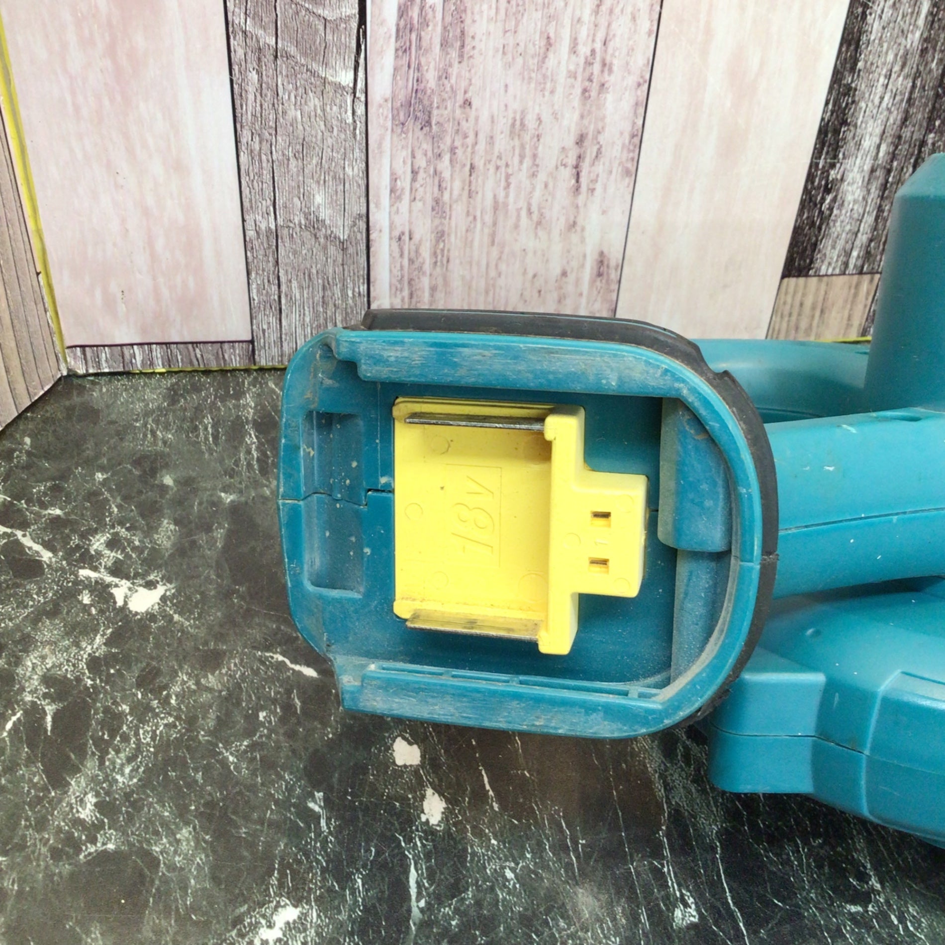 ☆マキタ(makita) コードレスブロワ UB185DRF【八潮店】 – アクト