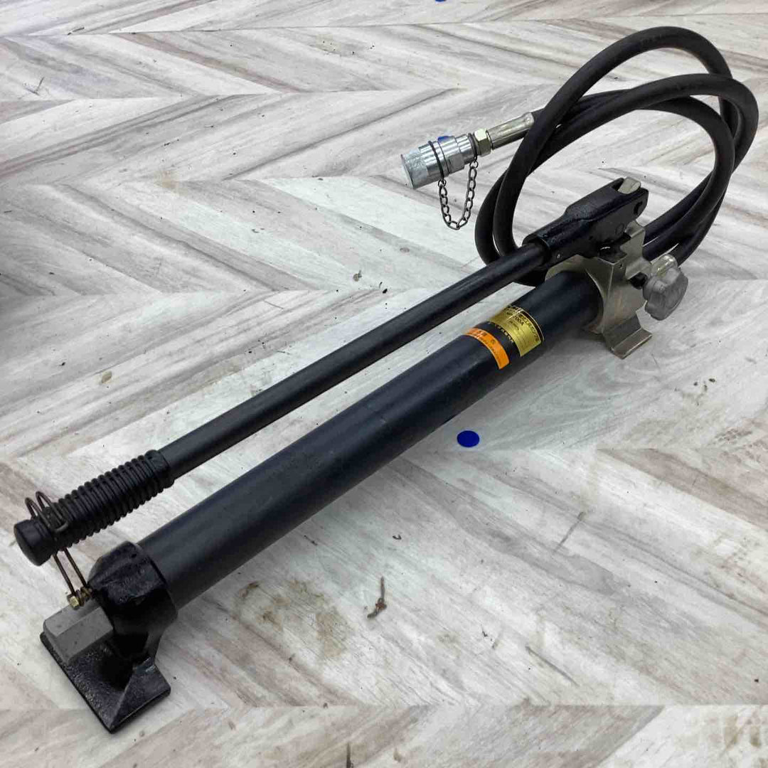 ◇泉精器(イズミ/IZUMI)  手動油圧式ポンプ HP-700A【越谷店】