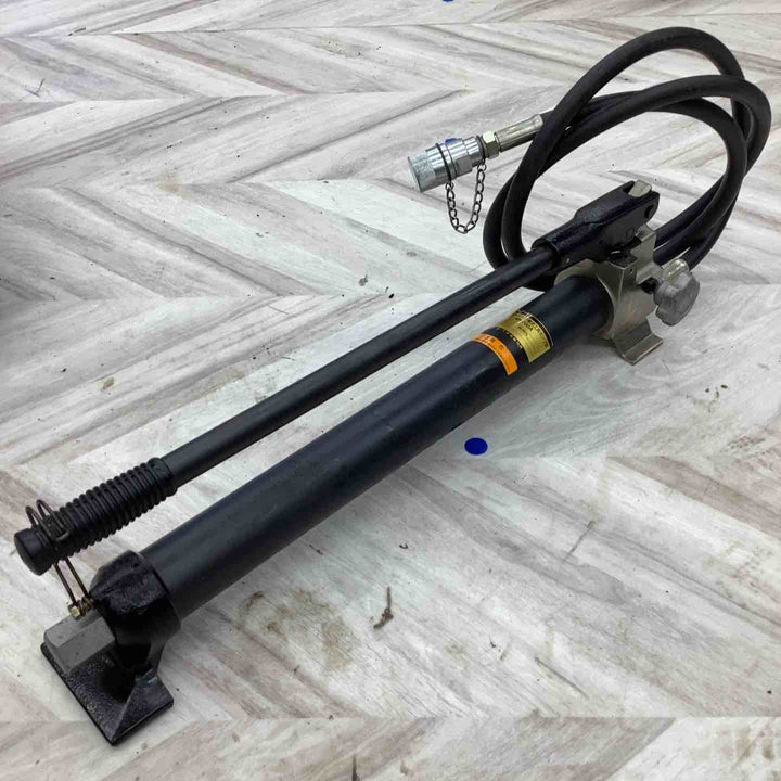 ◇泉精器(イズミ/IZUMI)  手動油圧式ポンプ HP-700A【越谷店】