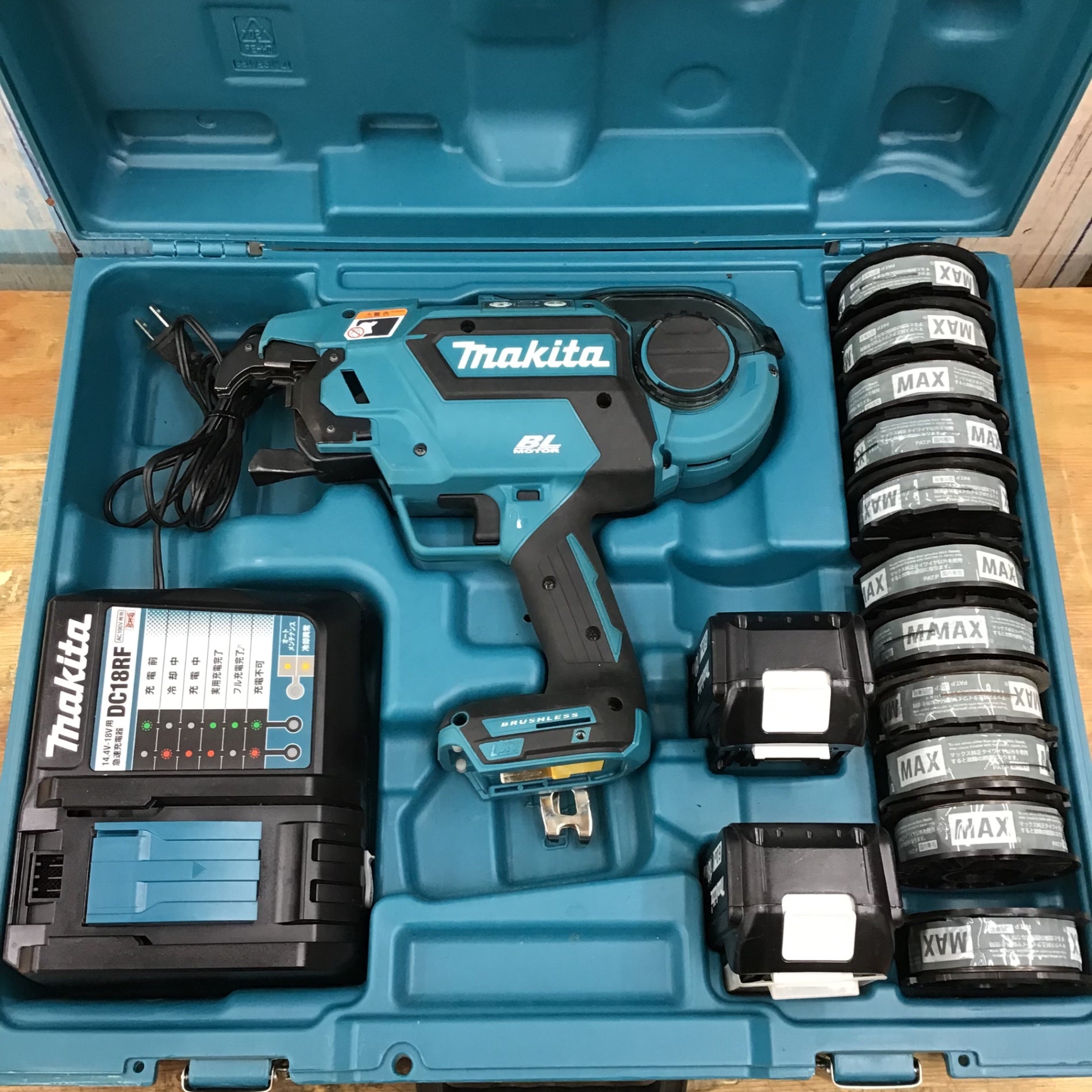 ☆マキタ(makita) コードレス鉄筋結束機 リバータイア TR180DRGX【柏店