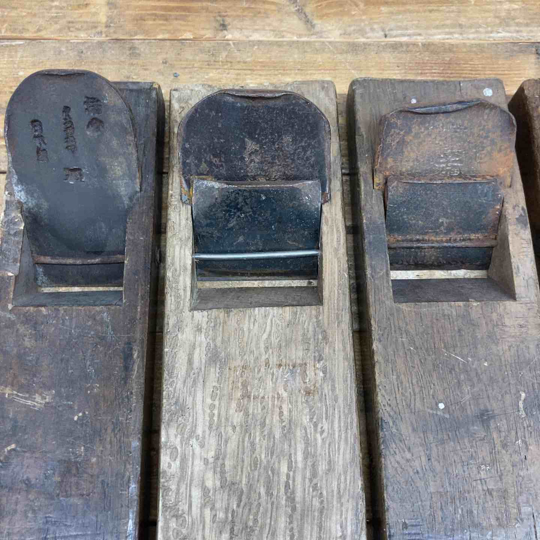【中古品】 久光、源助之、長之次？、荒？、作者不明、鉋5個セット 鉋 かんな カンナ 和工具 大工道具 鑿 のみ 鋸 のこ 【東大和店】