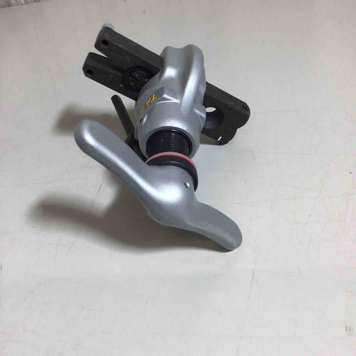 ◇イチネンTASCO オイル逆流防止弁付ウルトラミニツーステージ真空ポンプ TA150SW【戸田店】