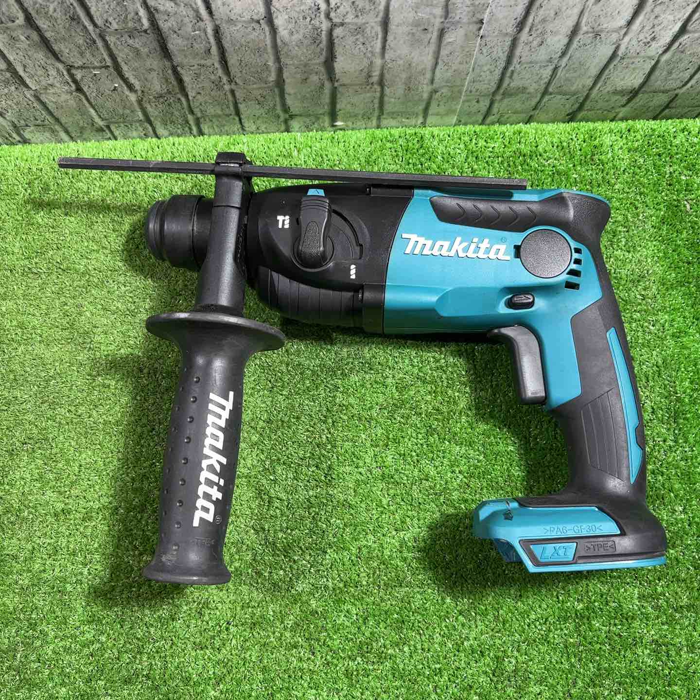 マキタ]18V5.0Ah 充電式ハンマドリル HR165DRTX/未使用品2155