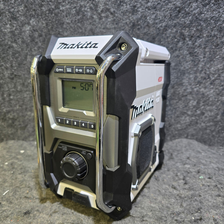 【中古品】マキタ(makita) コードレスラジオ MR001GZW【桶川店】