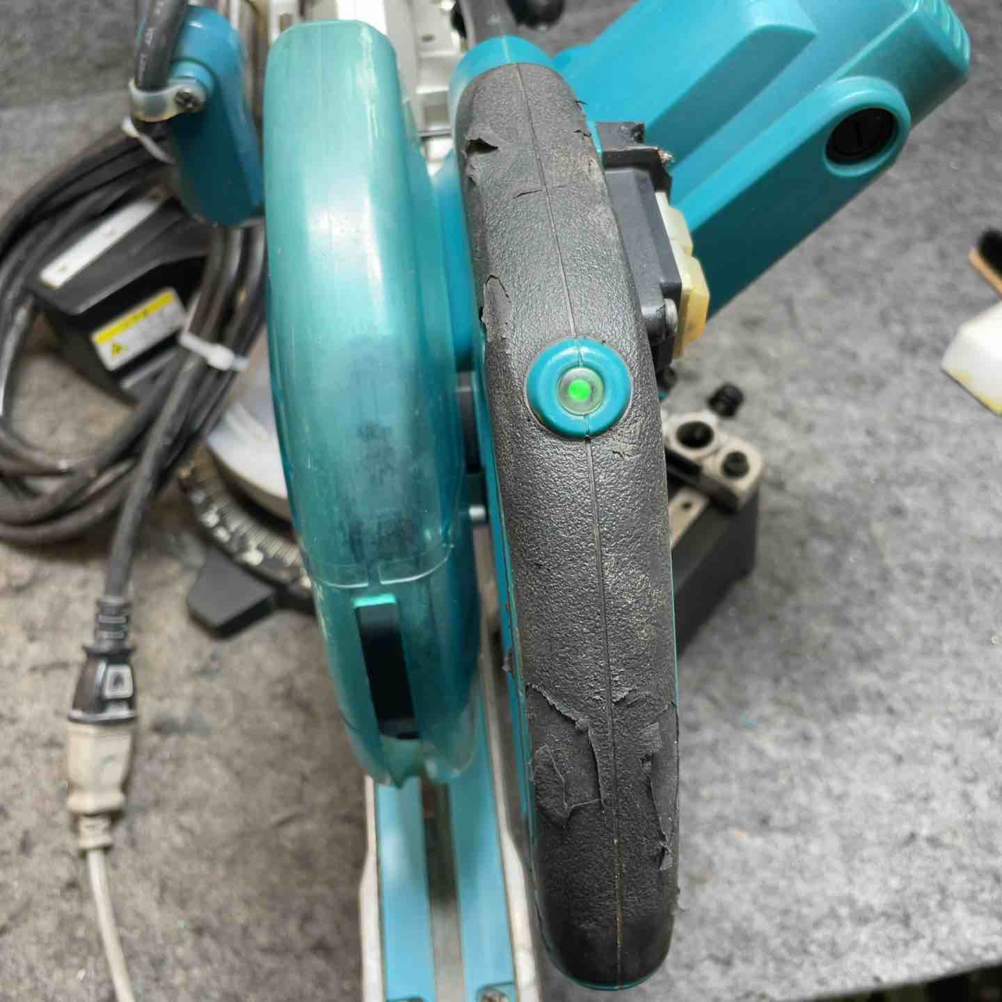 マキタ(makita) 卓上スライドマルノコ LS0612FL【桶川店】 – アクト