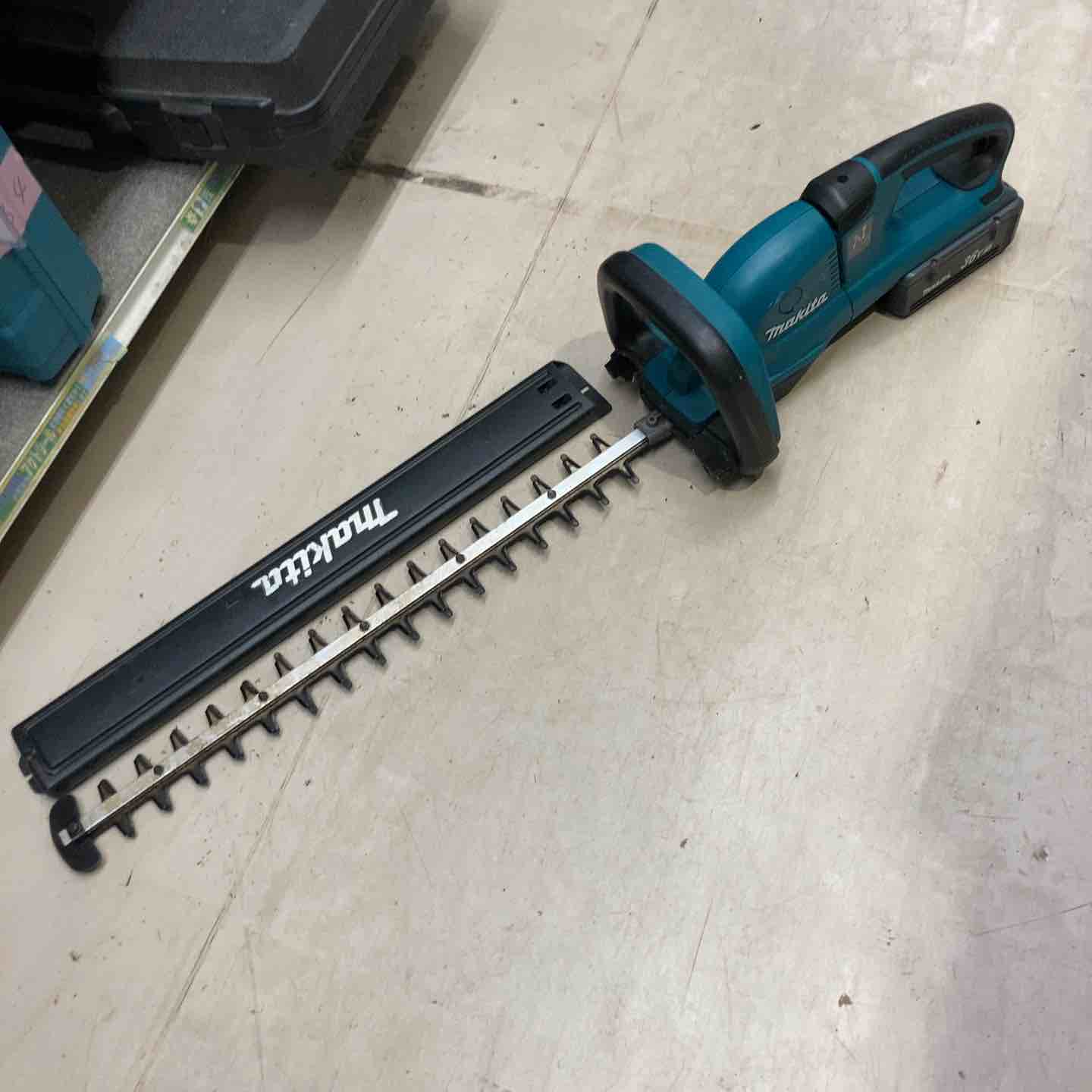▲マキタヘッジトリマ[MUH550DZ]▲ 店頭受取り限定】◇マキタ(makita) コードレスヘッジトリマー MUH550DZ