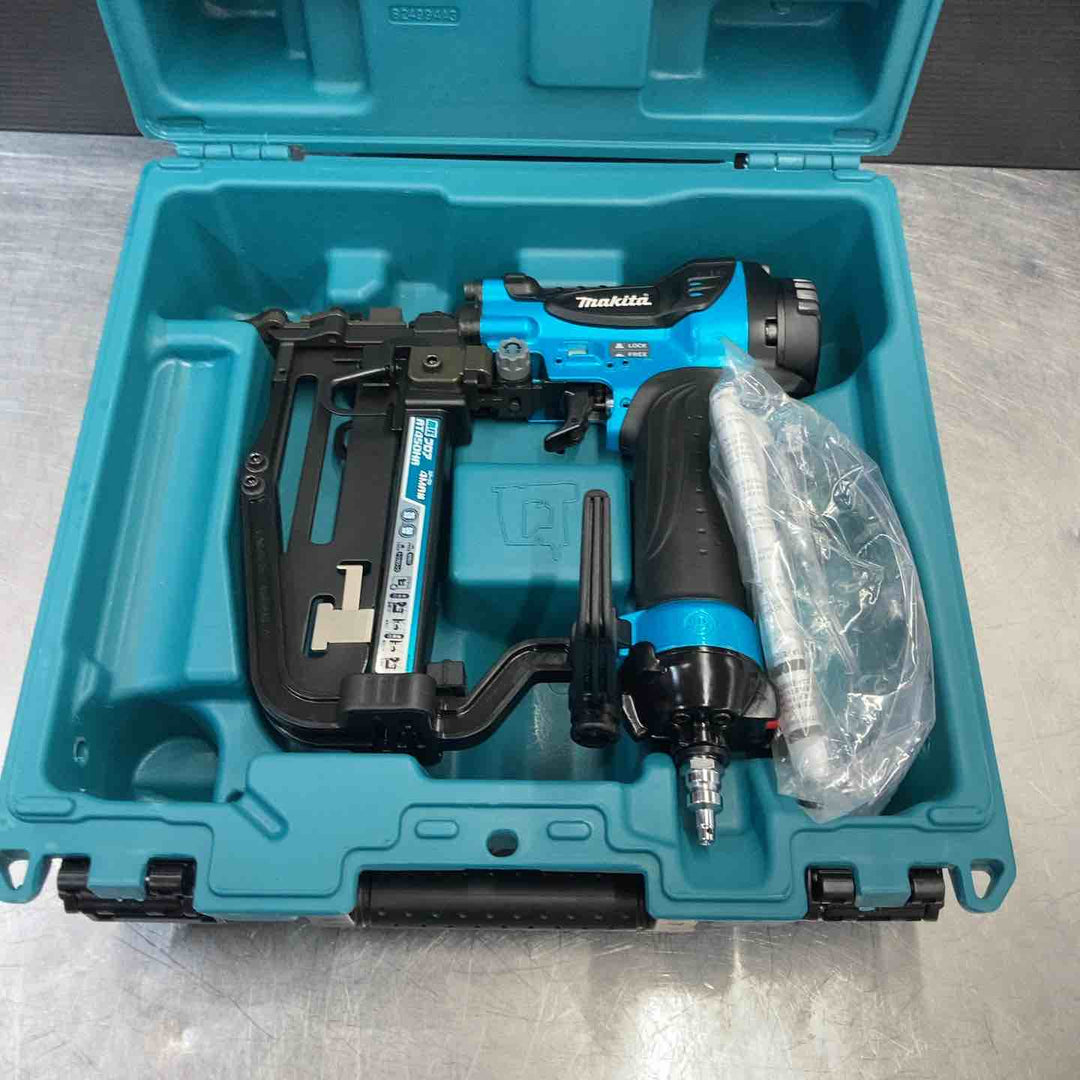 【中古美品】 マキタ(makita) 50mm 高圧フロアタッカ AT450HAM 【東大和店】