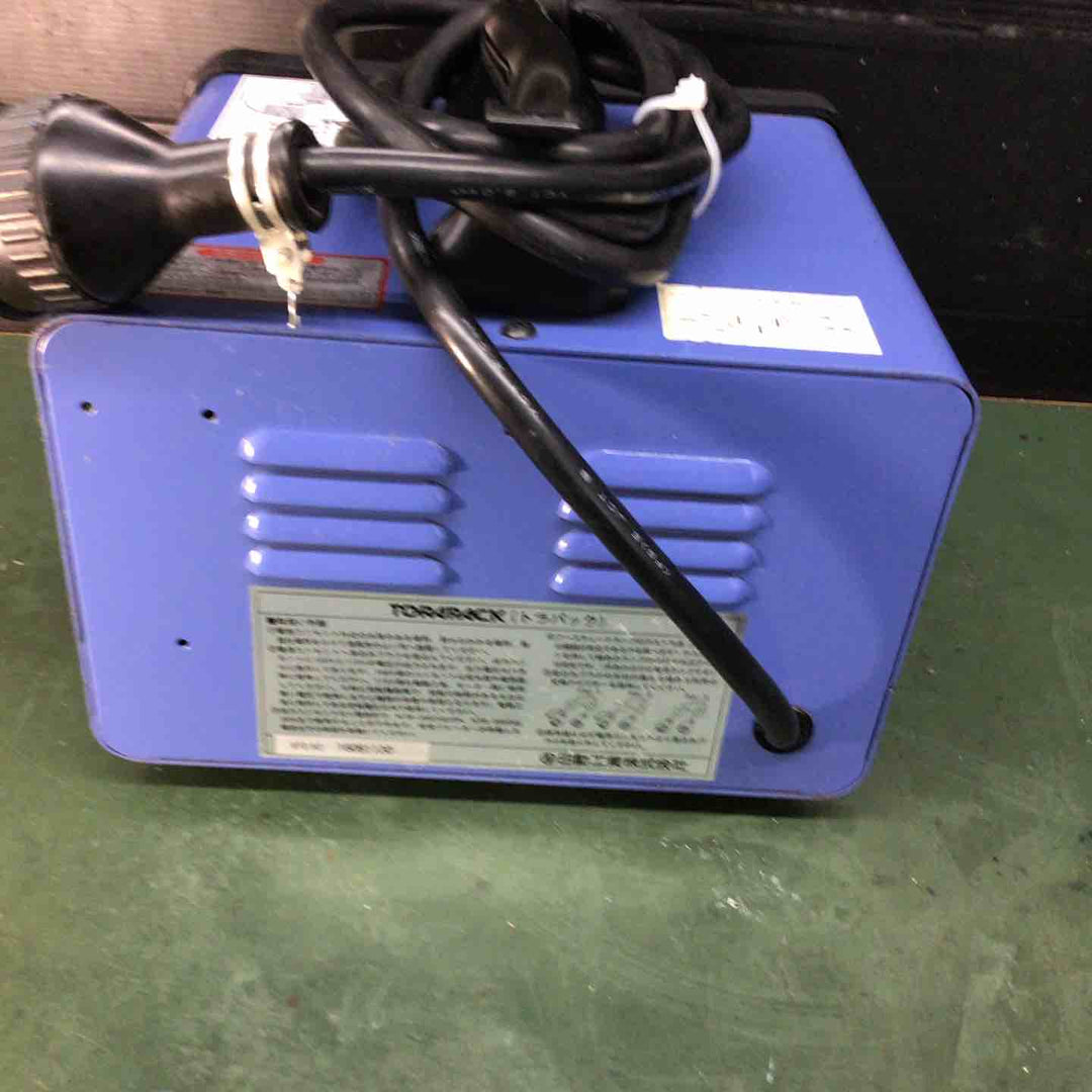 ◇日動工業 降圧専用トランス 200V→100V 単巻トランス 連続定格 安全ブレーカ付 30A NTB-300D-CC-100V【戸田店】