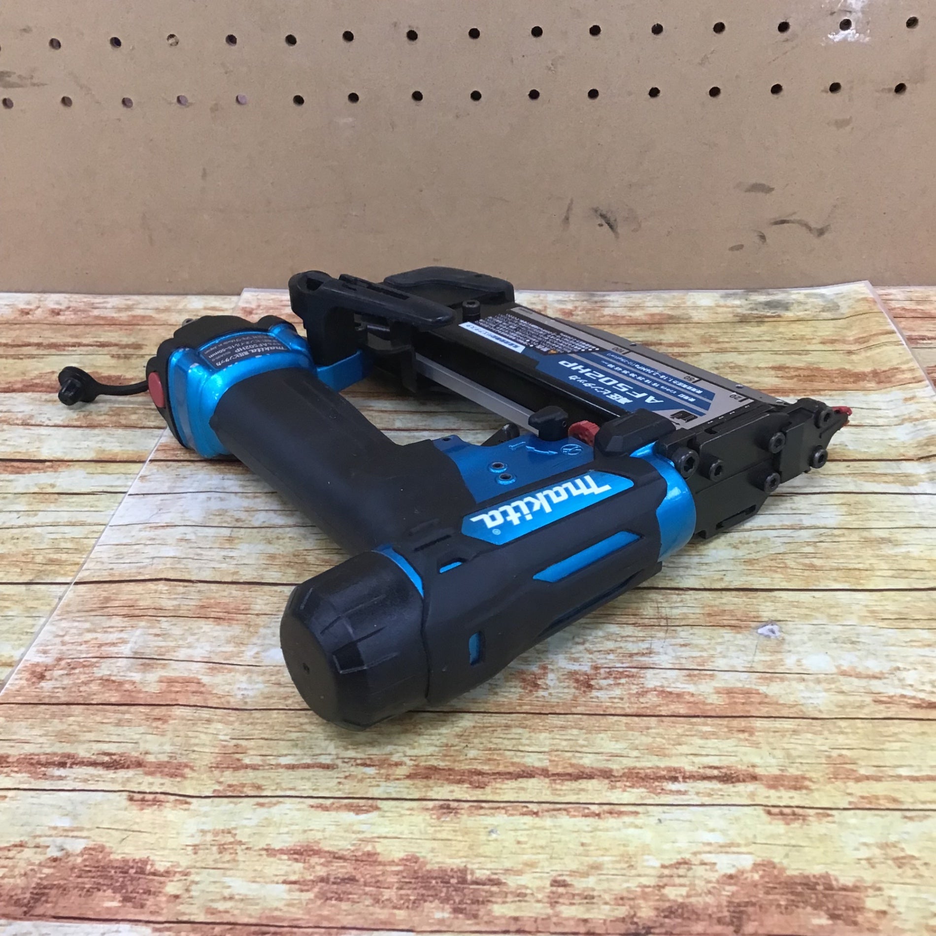 ★マキタ(makita) 高圧ピンネイラ AF502HPM【川崎店】 ☆マキタ(makita) 高圧ピンネイラ AF502HPM【川崎店】 – アクトツール