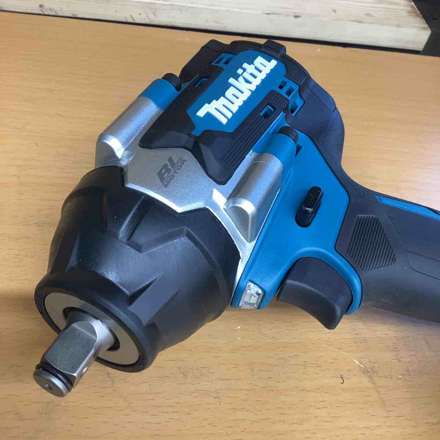 ☆マキタ(makita) コードレスインパクトレンチ TW700DRGX【越谷店