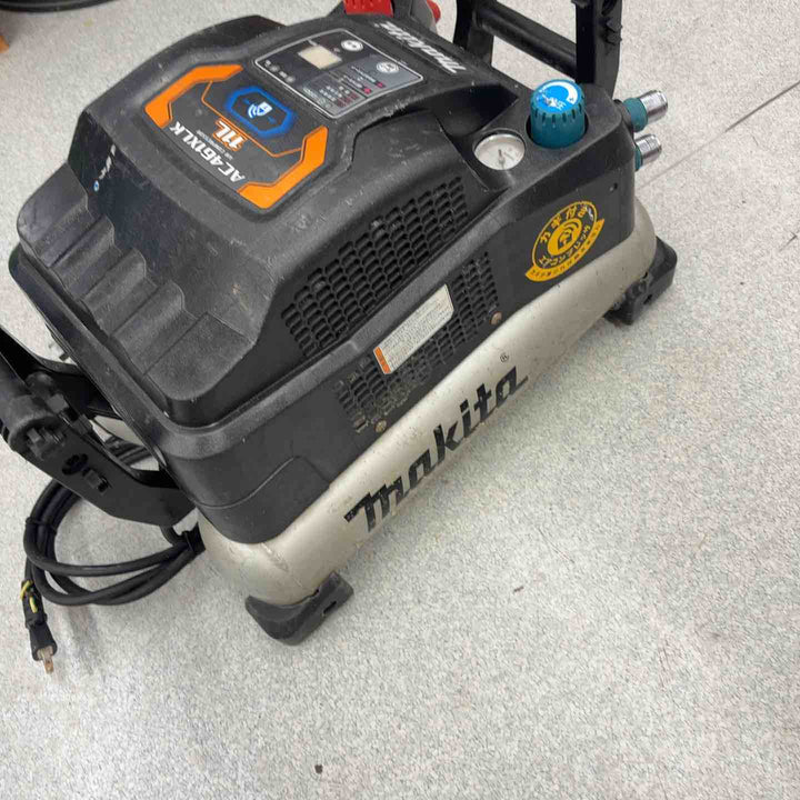 ★マキタ(makita) エアコンプレッサー AC461XLKB【八潮店】