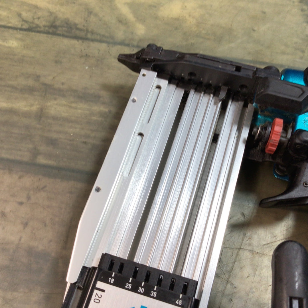 ★マキタ(makita) 高圧ピンネイラ AF502HPM【東大和店】