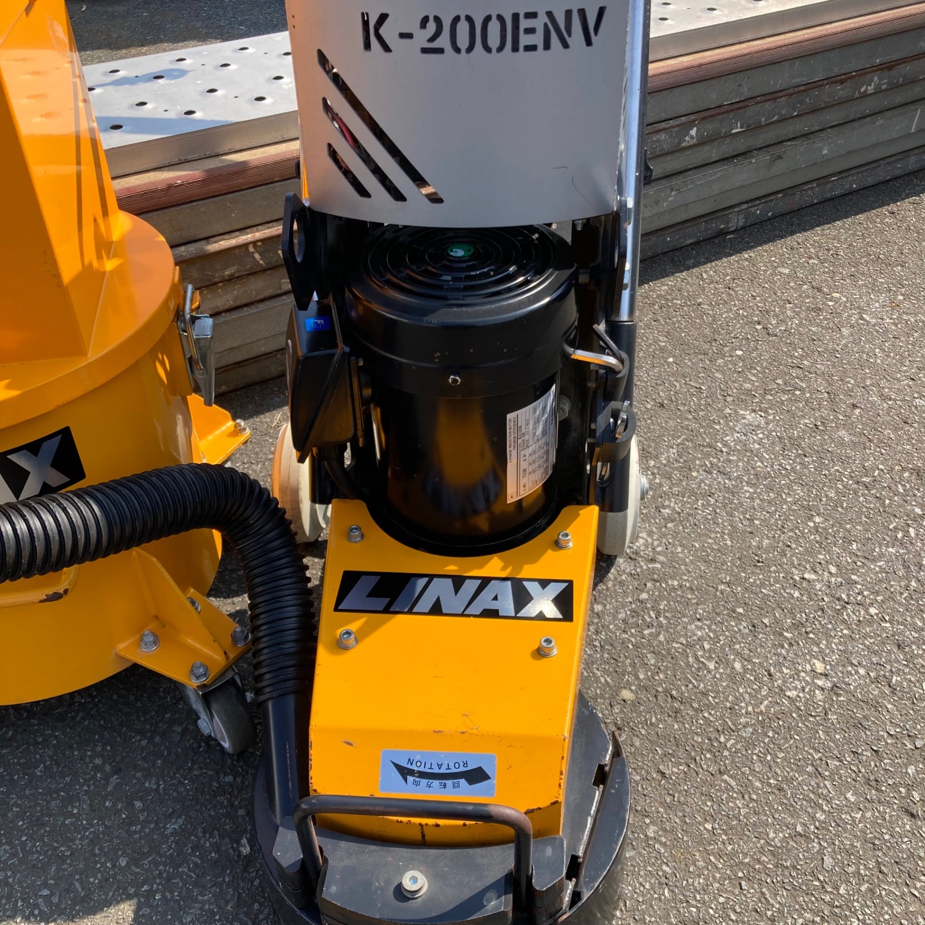nana18coco18kai14 さん専用！！　LINAX　ライナックス LINAX/ライナックス 電動床研削機 集塵機付 K-200ENV V-1-100V