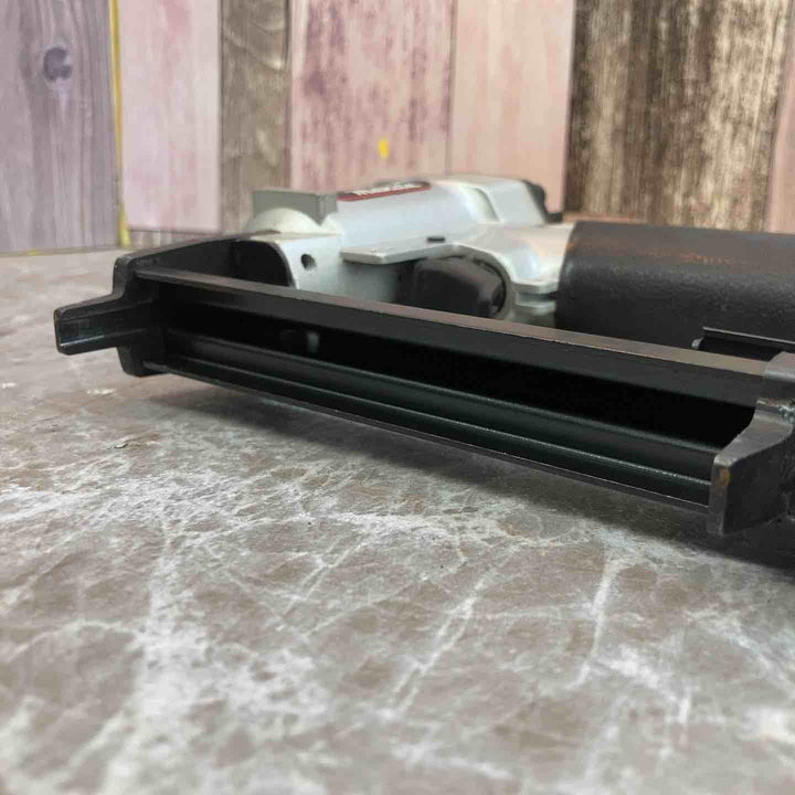 【中古品】★マキタ(makita) 4mm常圧エアタッカ AT425BZK【八潮店】